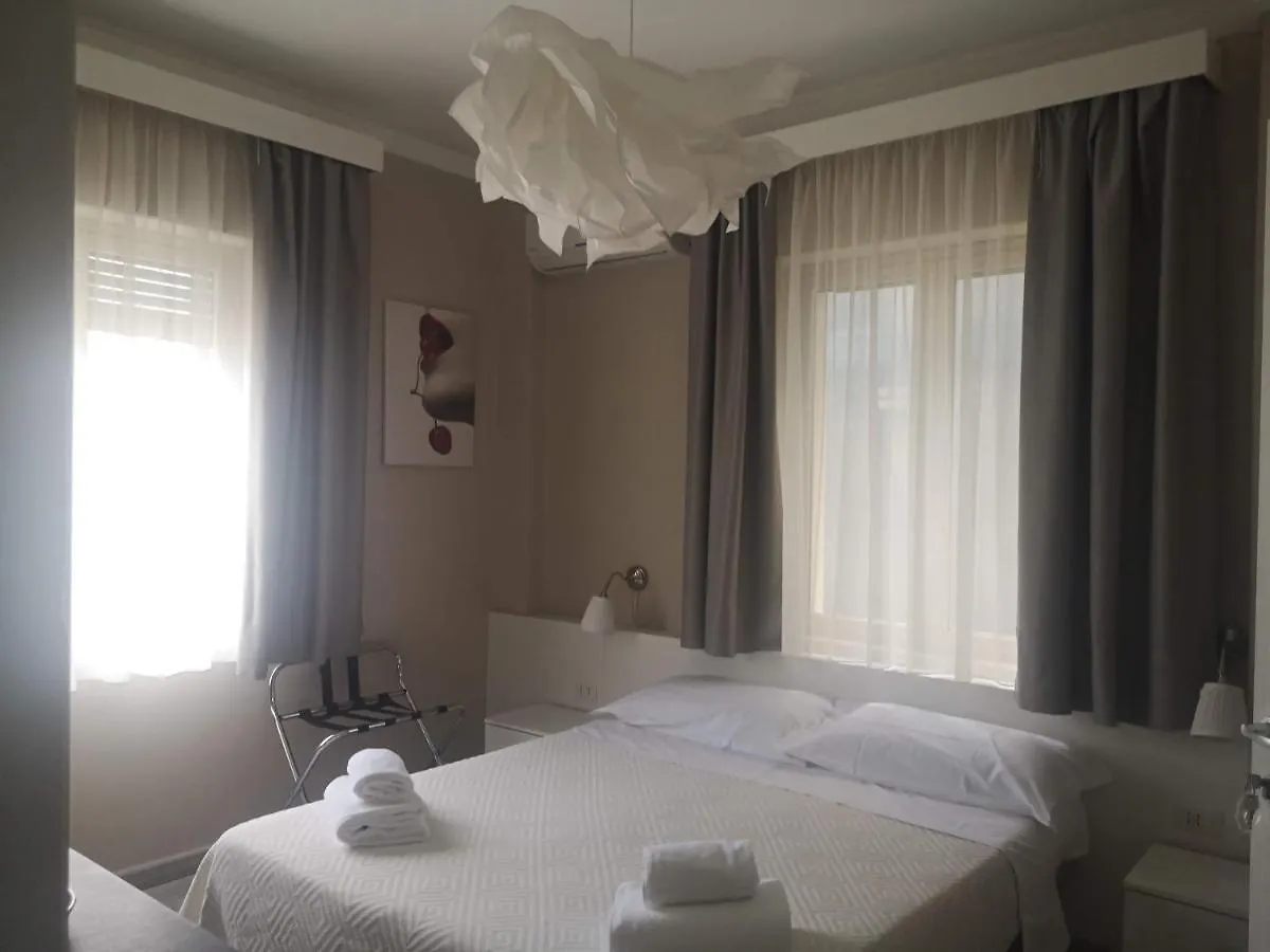 Athena Charming Rooms Taormina 2*,