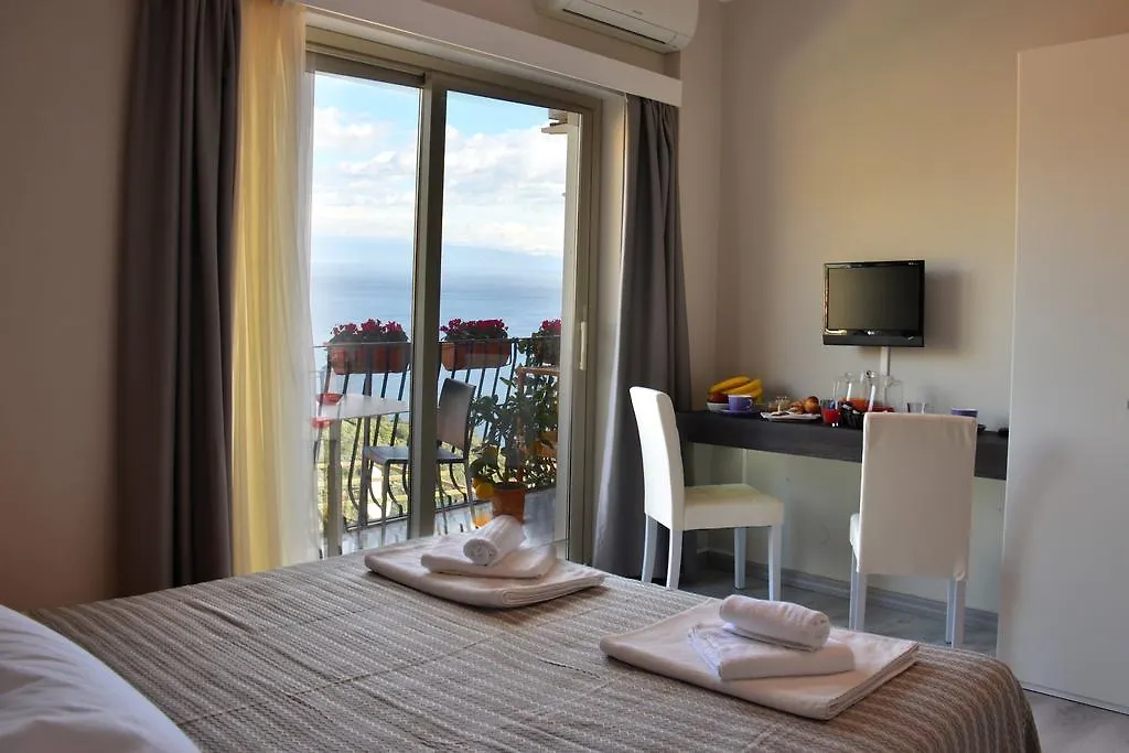 Athena Charming Rooms Taormina Itália