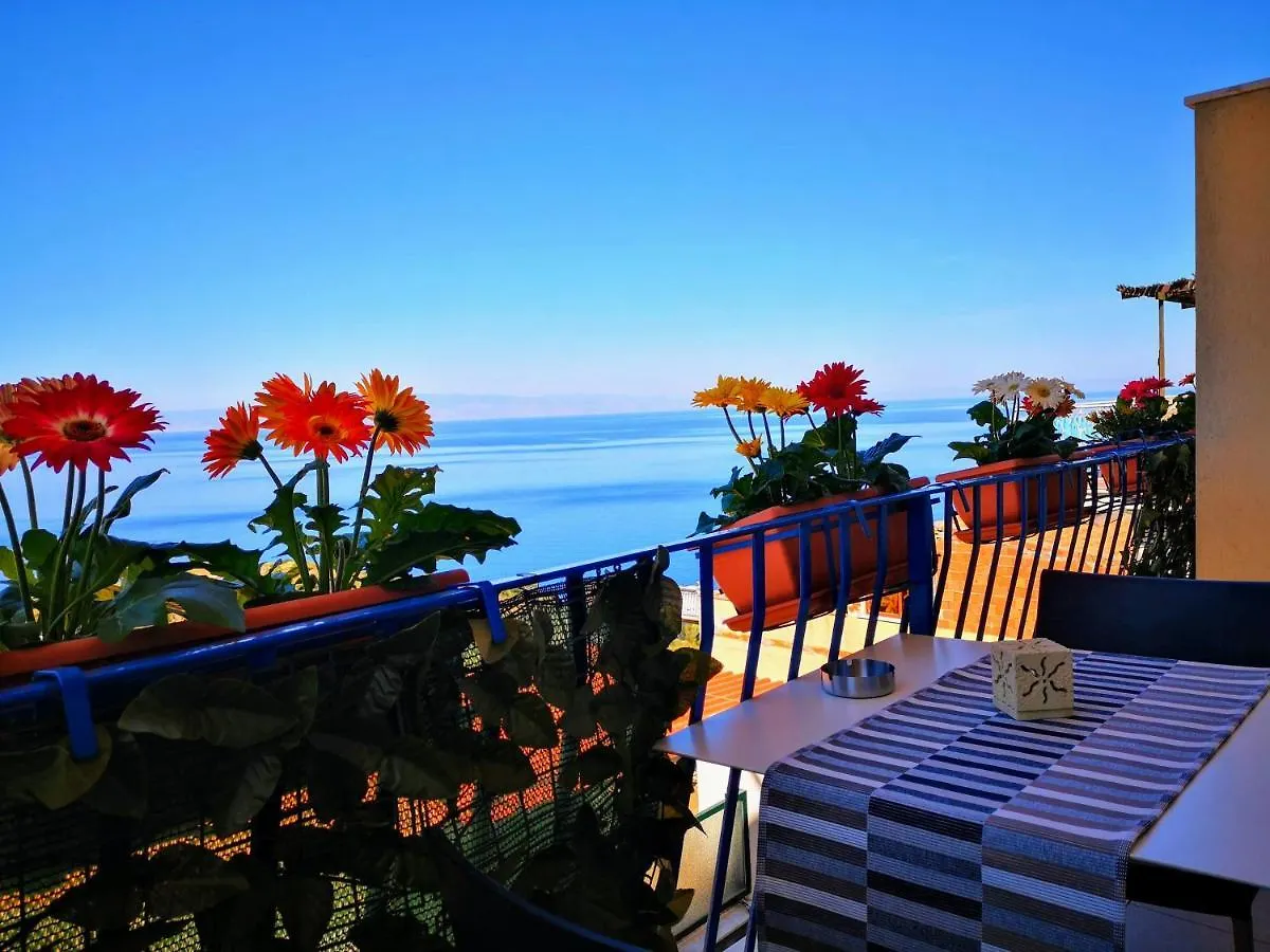 Athena Charming Rooms Taormina 2*,  Itália